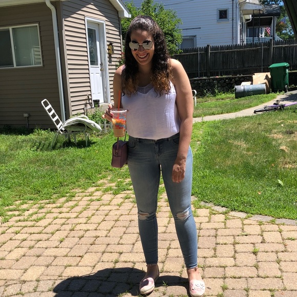 Meet your Posher, Lena - Picture 1 of 3